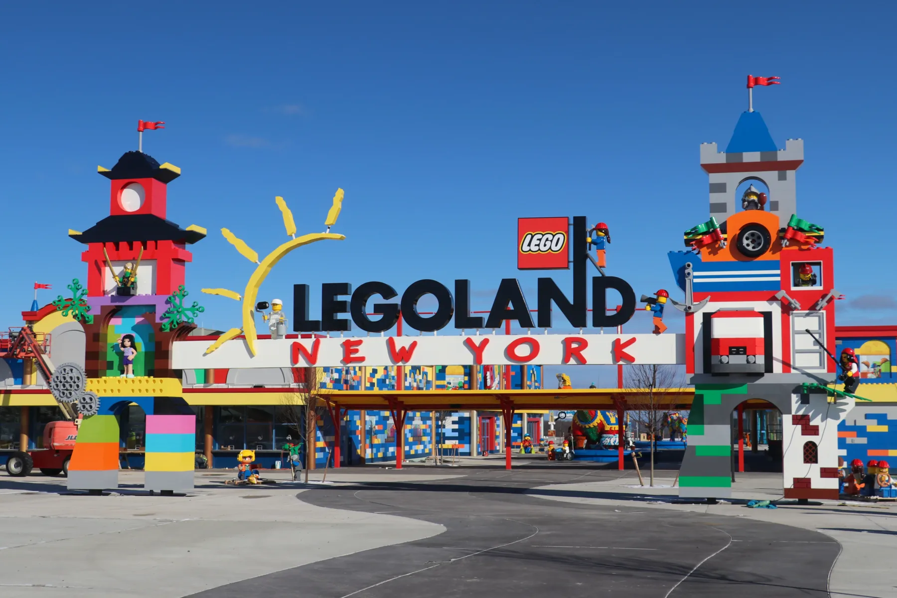 Bricktopia at LEGOLAND New York: Rides, Food, Shops & Tips 8 Official LEGOLAND New York Bricktopia Bazaar image
