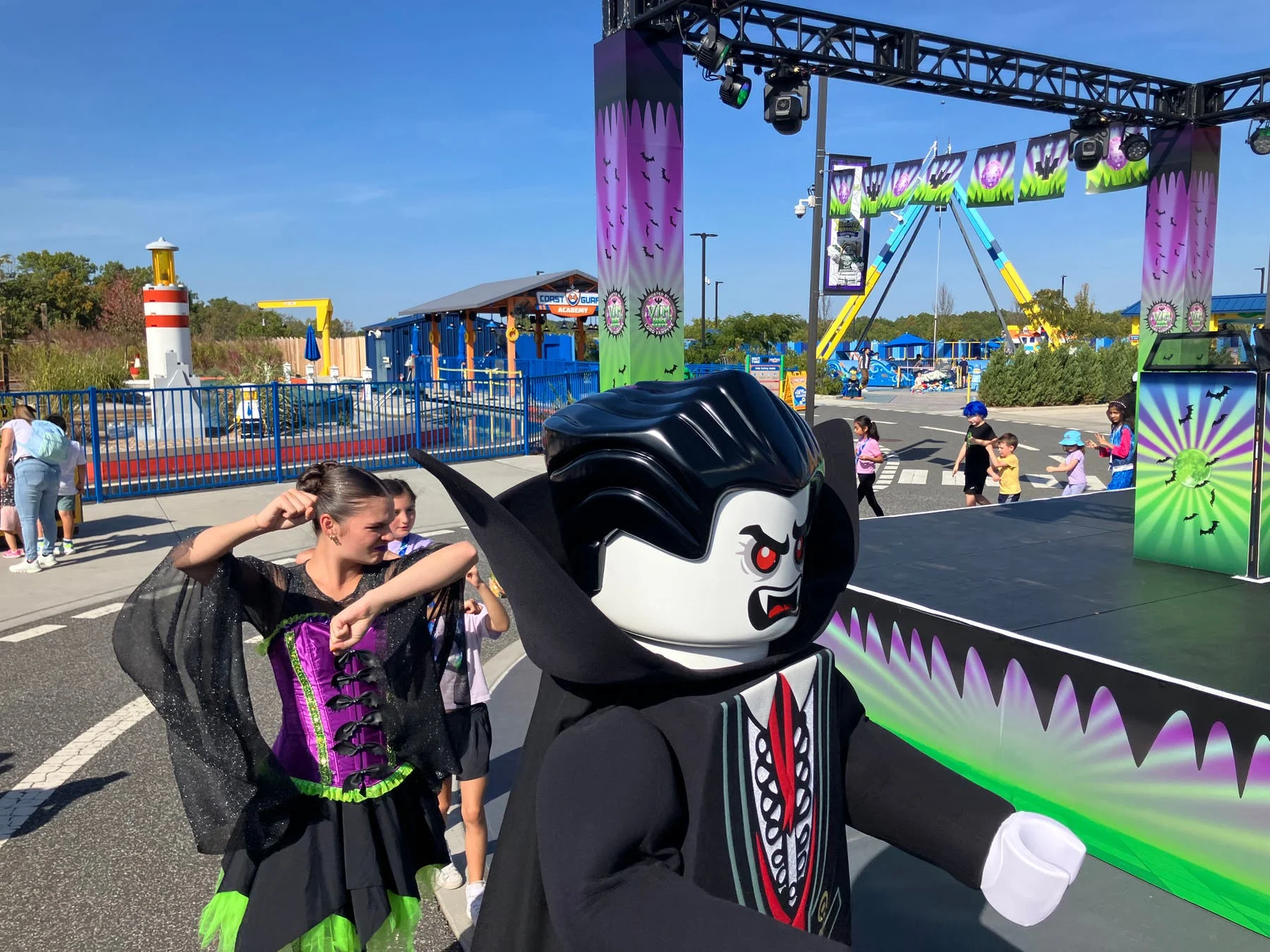Child meeting Lord Vampyre at LEGOLAND New York during Brick-or-Treat